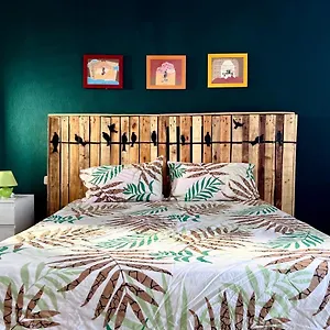 https://appartamento-stile-anni-70-con-vista-mare-70s-style.sicilyhotelsitaly.net