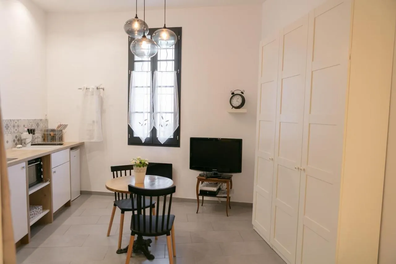 Apartment Studio Vaucluse Clovis L'Isle-sur-la-Sorgue France
